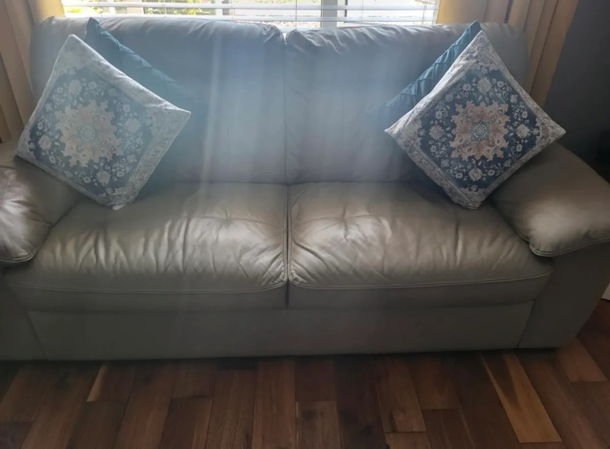 Leather sofa - Image 2