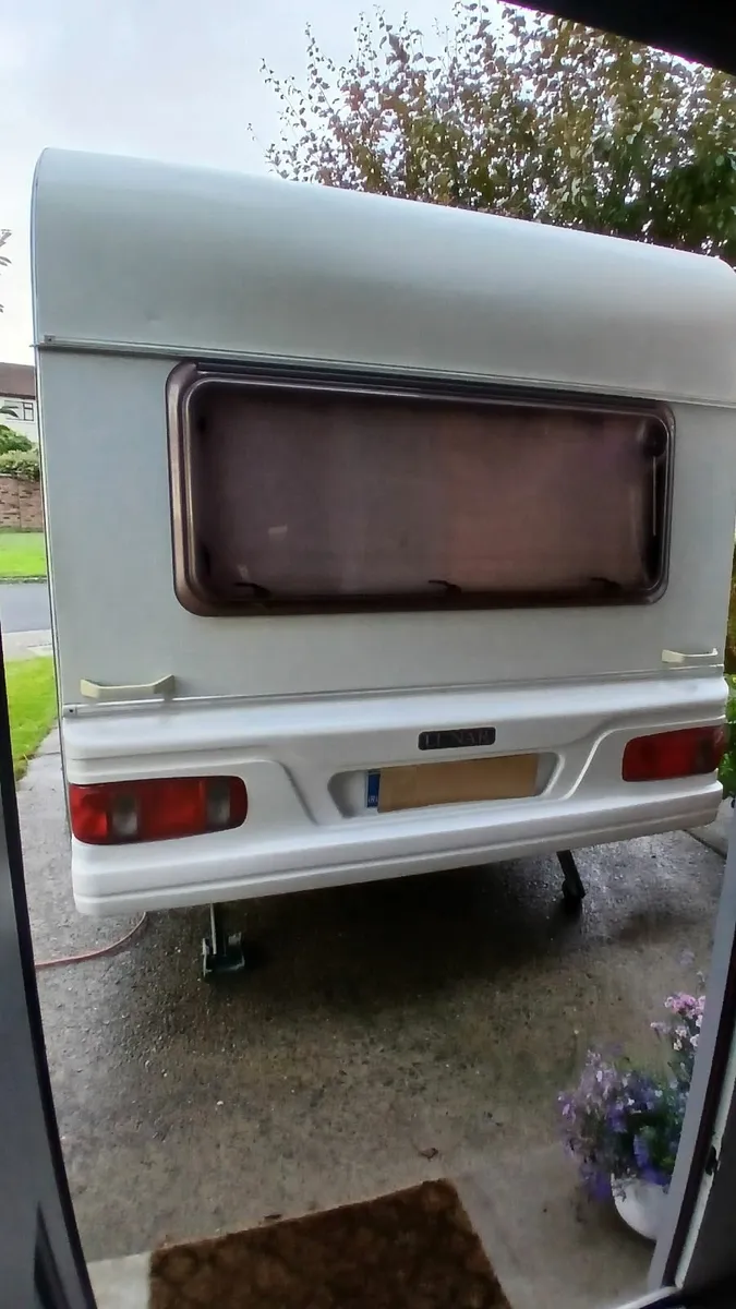 Touring caravan. - Image 4