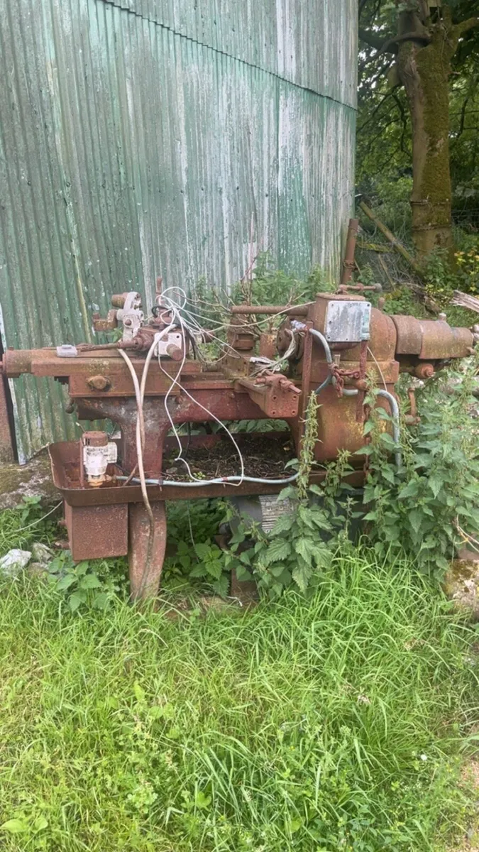Vintage lathe - Image 1
