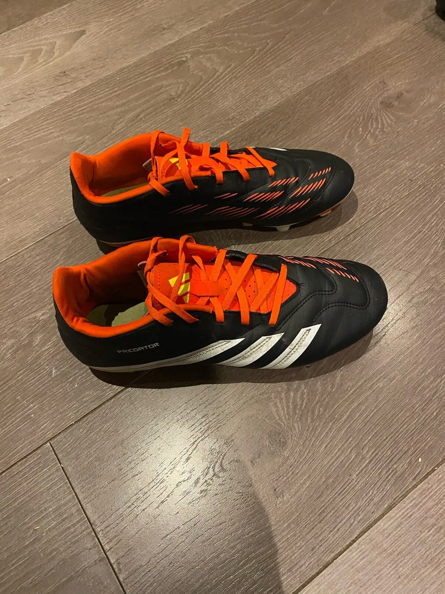 Football boots - Image 1