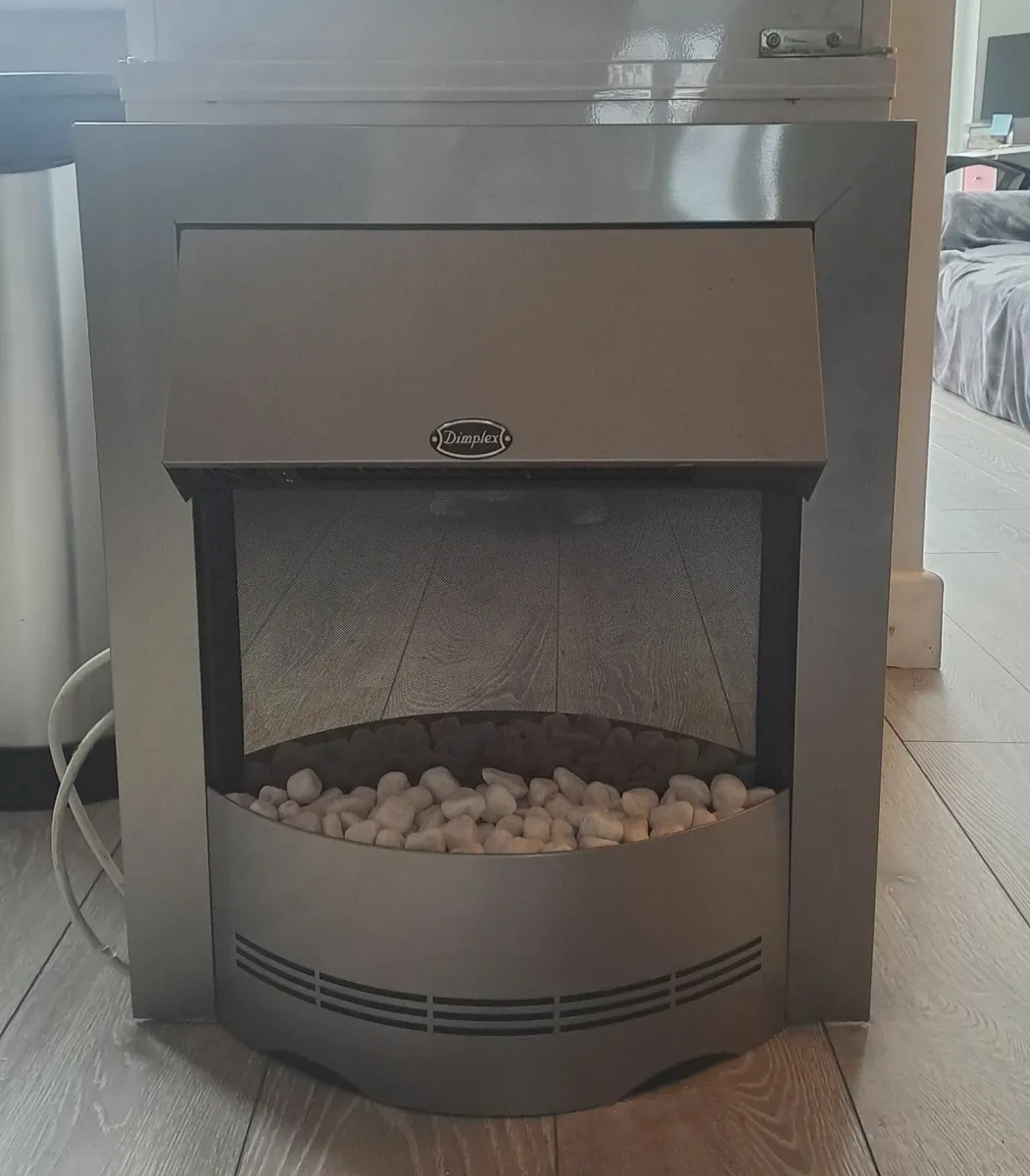 Wooden Fire surround & Dimplex electric fire - Image 3