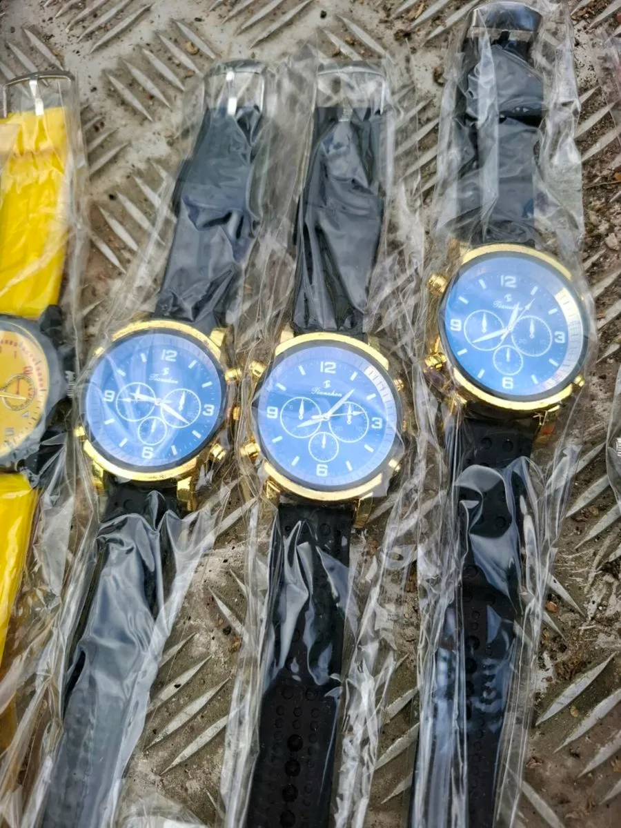 Bulk watches (200+pcs) - Image 1