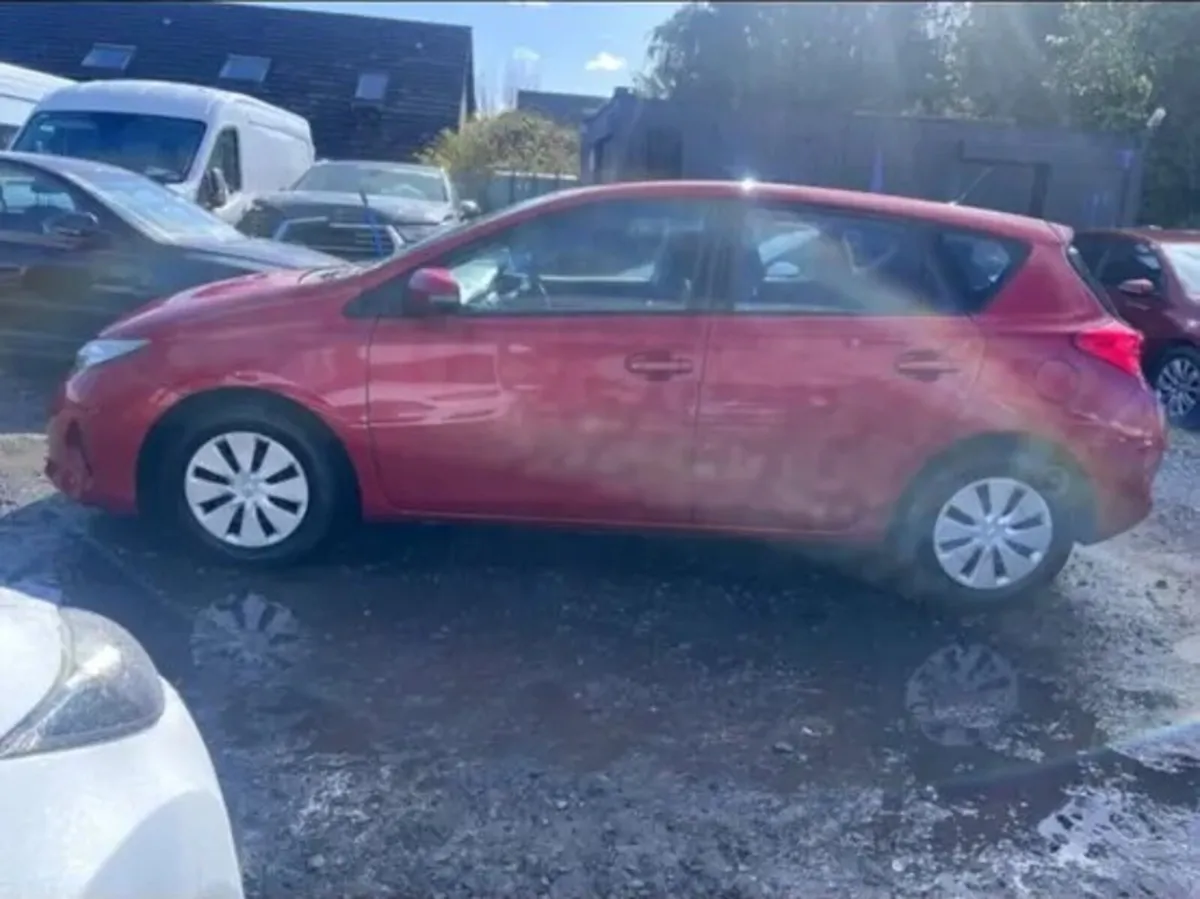 2014 Toyota Auris 1.4 Diesel Drive Away - Image 4