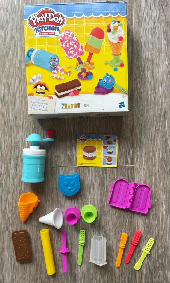 Play Doh Kitchen Moulds - Desserts - Image 1