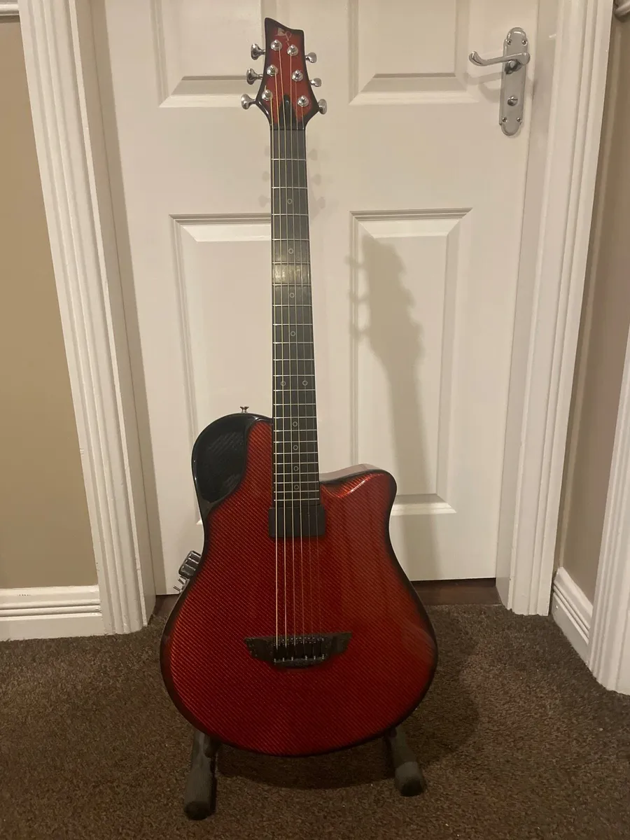 Emerald x10 guitar - Image 1