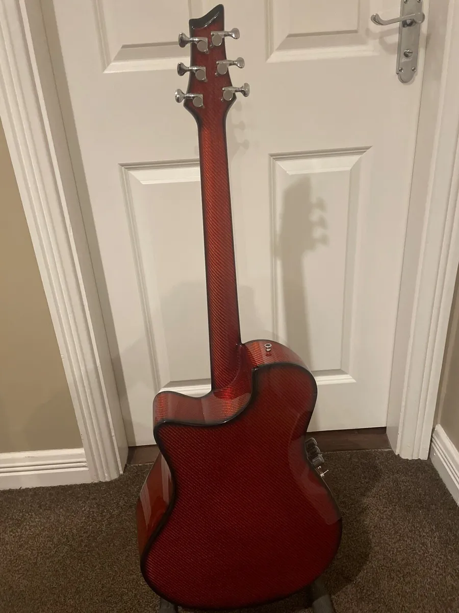 Emerald x10 guitar - Image 3