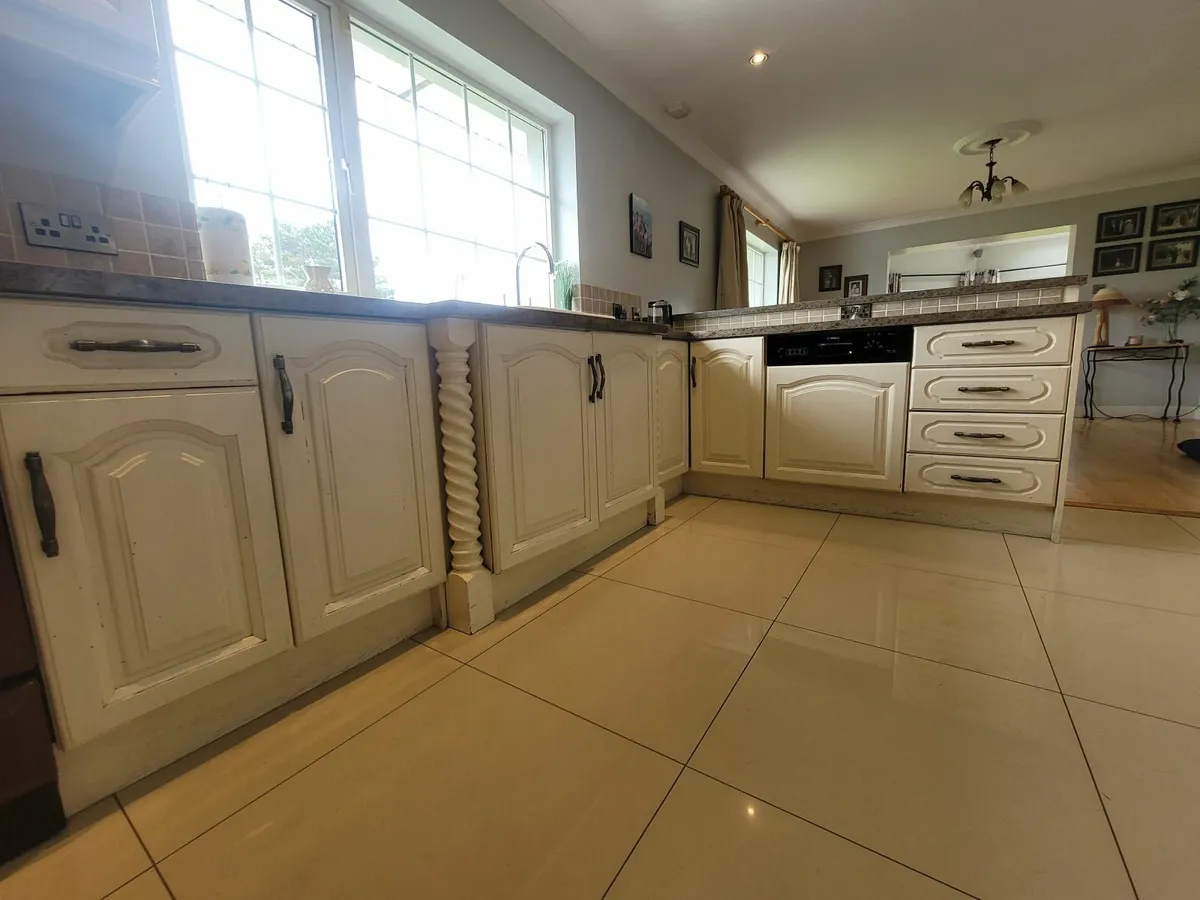 Kitchen - Image 2