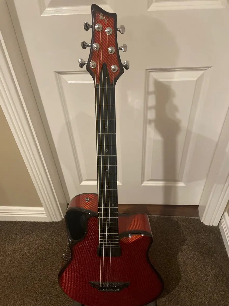 Emerald x10 guitar - Image 4