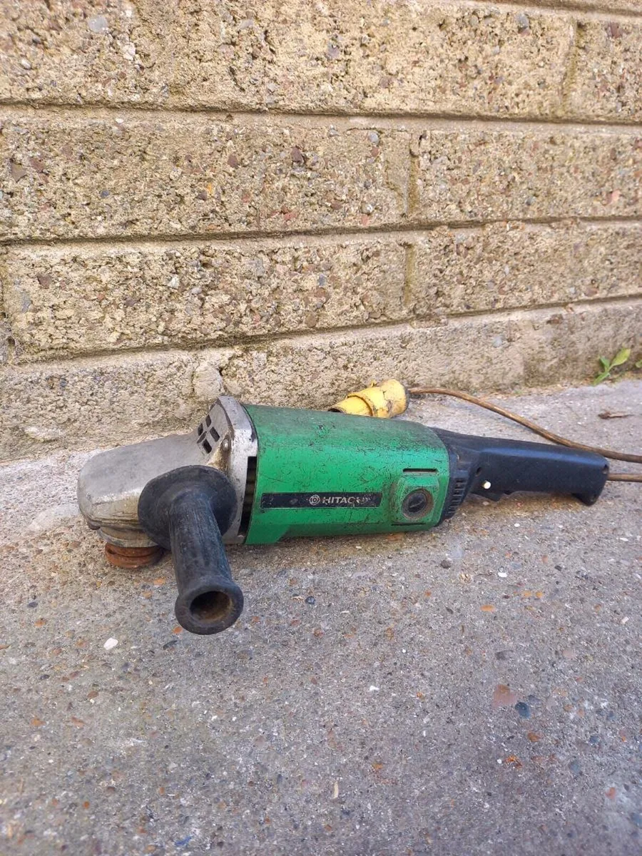 Hitachi 9 Inch Grinder - Image 2