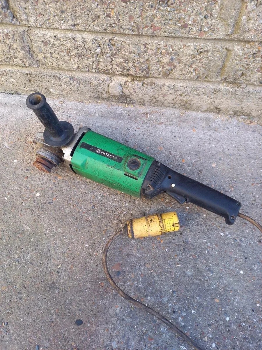 Hitachi 9 Inch Grinder - Image 3