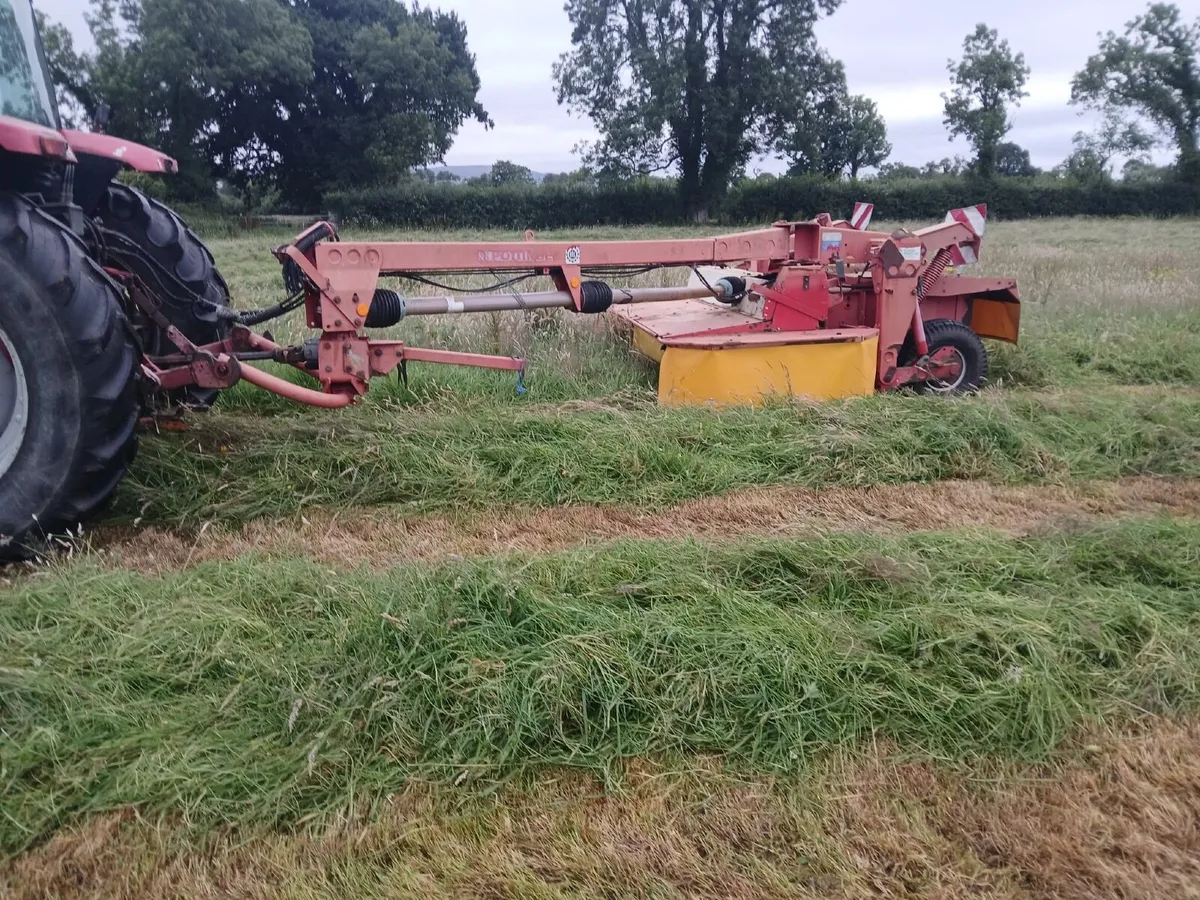Pottinger 260T eight foot 6 trailed mower - Image 1