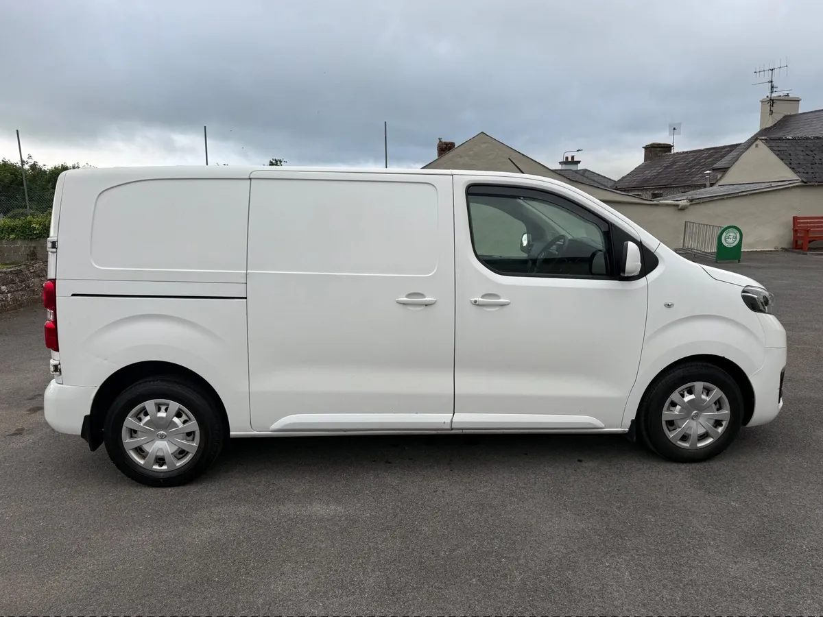 2017 Toyota Pro ace 2.0 L MWB  CVRT for one year - Image 4