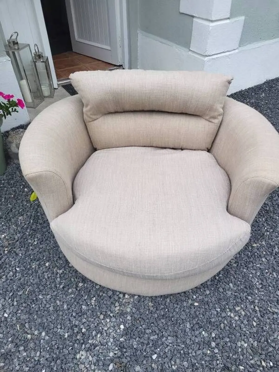 cuddle chair - Image 1