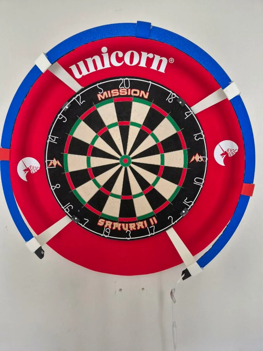 Dartboard and light - Image 2