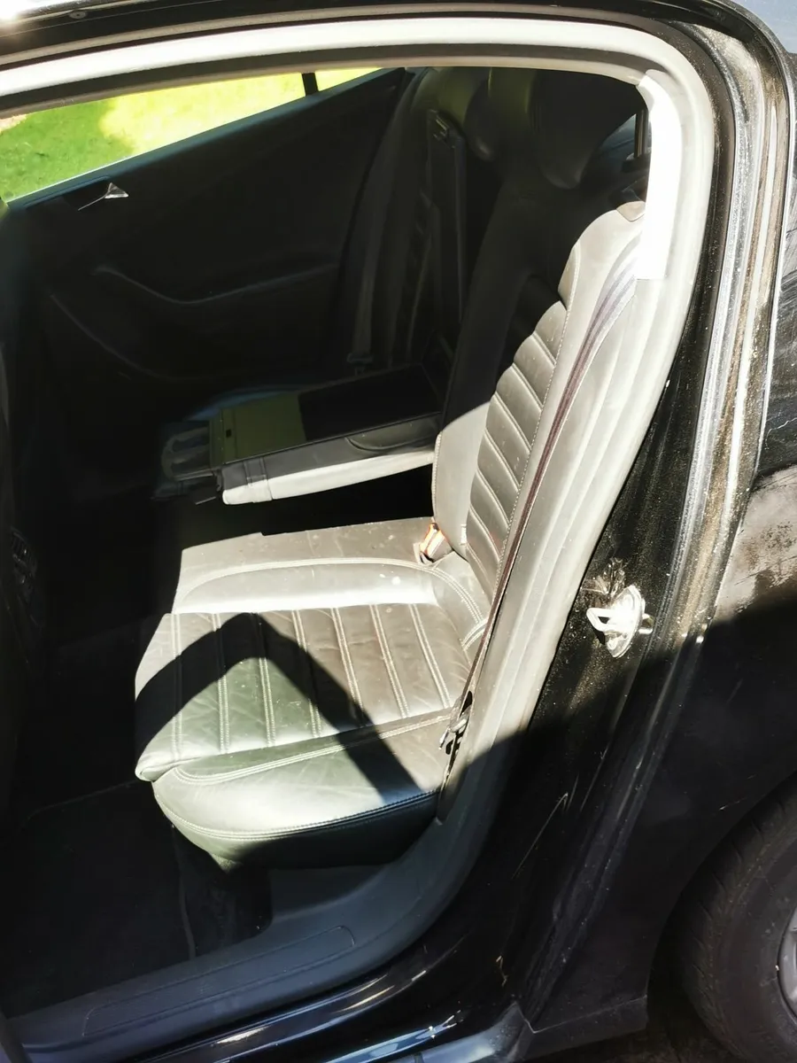 Volkswagen Passat 2008 - Image 2