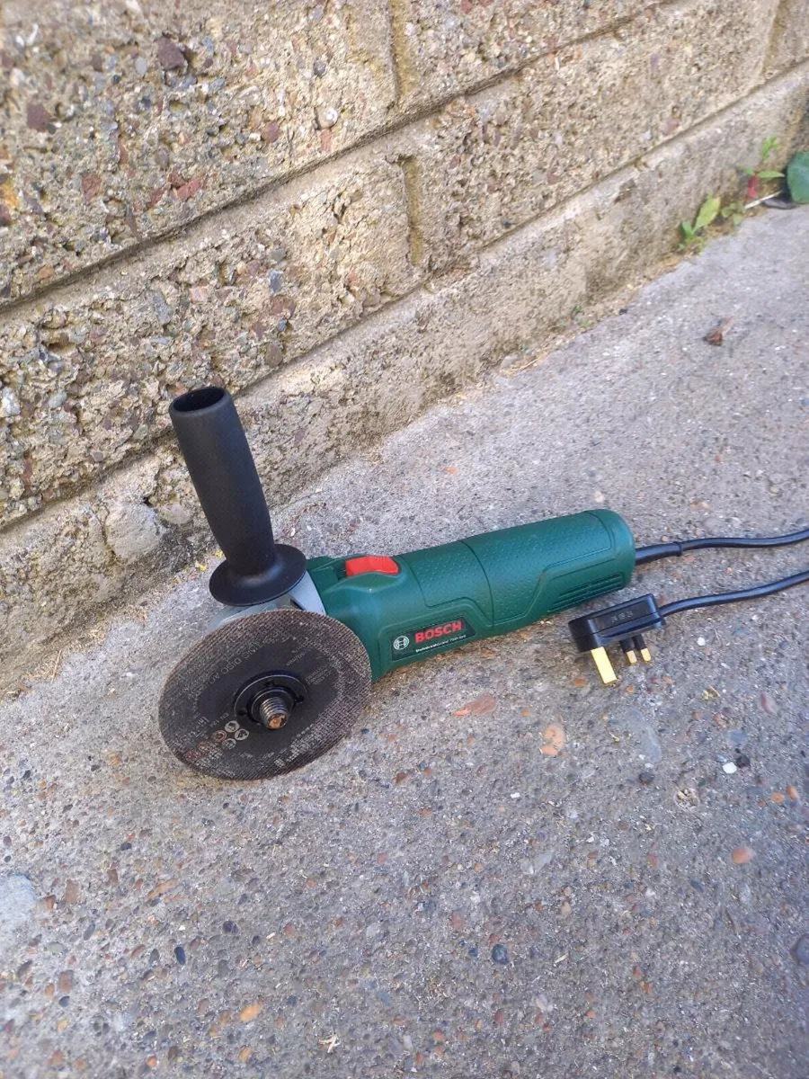 Bosch 4.5" Angle Grinder - Image 2