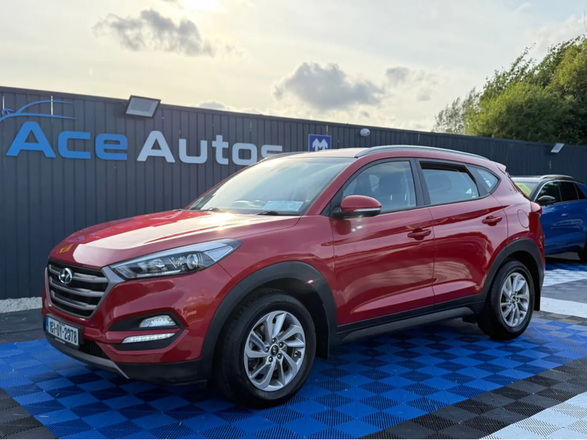 Hyundai Tucson SE NAV - 1.7 DIESEL - MANUAL - 12M - Image 3