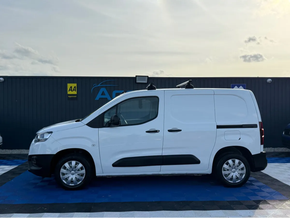 Toyota Proace CITY 1.5 DIESEL - 3 SEATER - MANUAL - Image 2