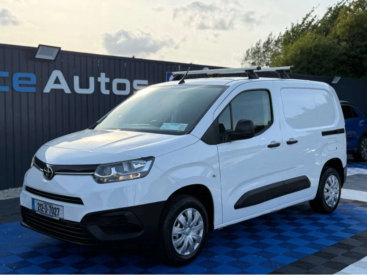Toyota Proace CITY 1.5 DIESEL - 3 SEATER - MANUAL - Image 3