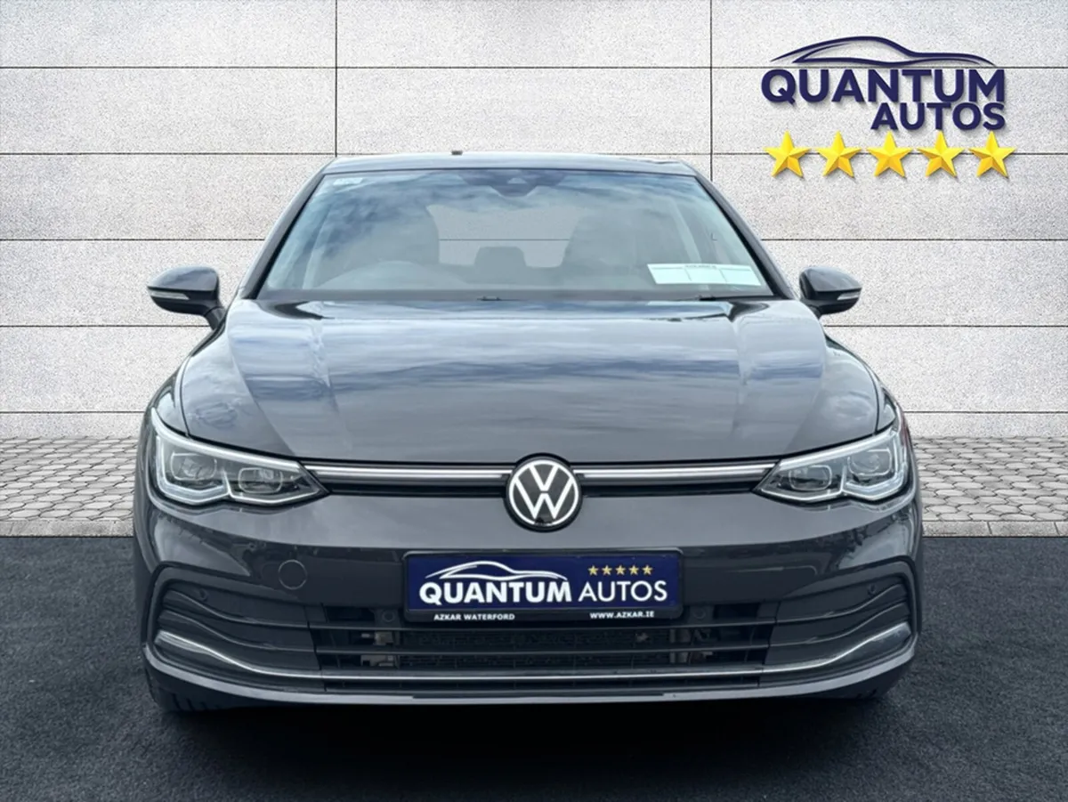 Volkswagen Golf 2023 STYLE AUTOMATIC  1.4 TSI PLUG - Image 2