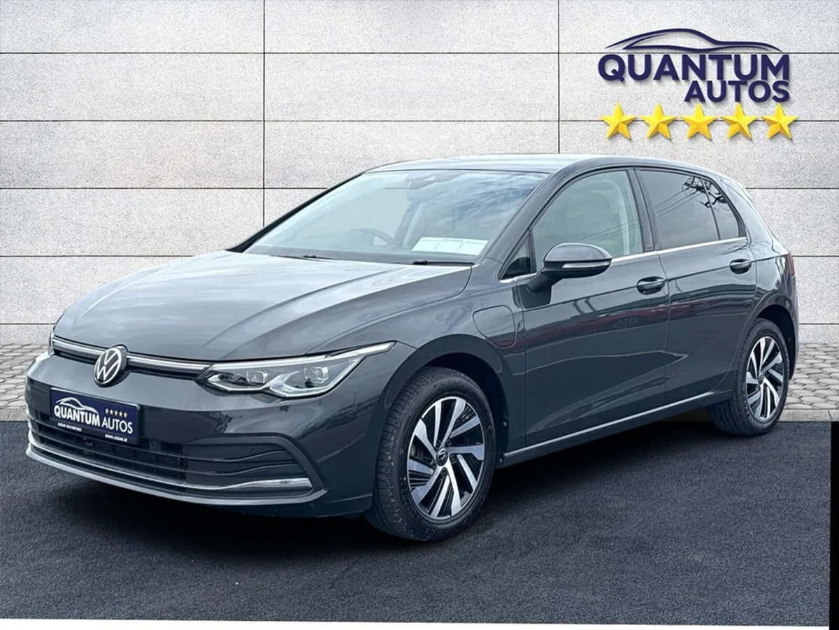 Volkswagen Golf 2023 STYLE AUTOMATIC  1.4 TSI PLUG - Image 3