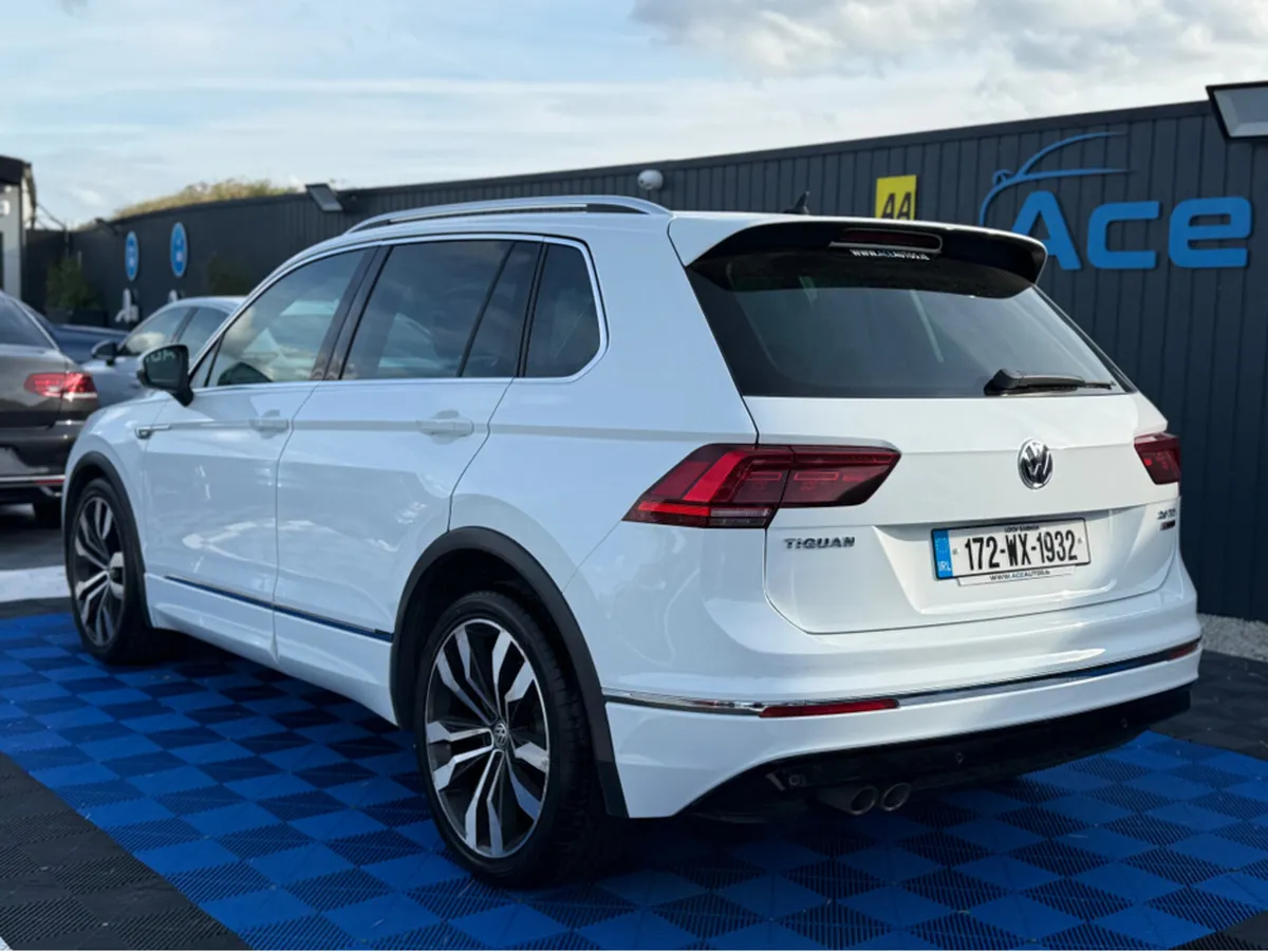 Volkswagen Tiguan R-LINE -**SUNROOF**  2.0L DIESEL - Image 4