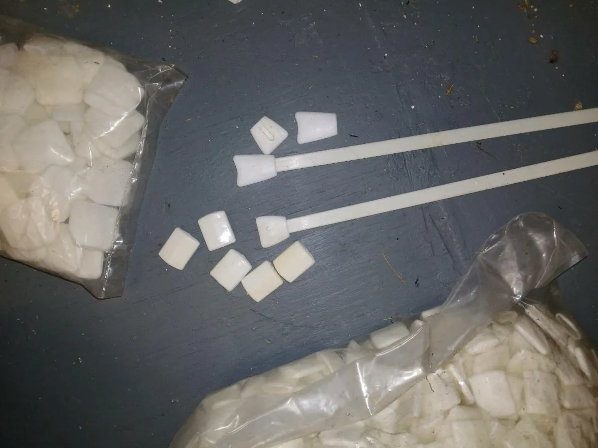 12,000 endcaps for sail battens - Image 1