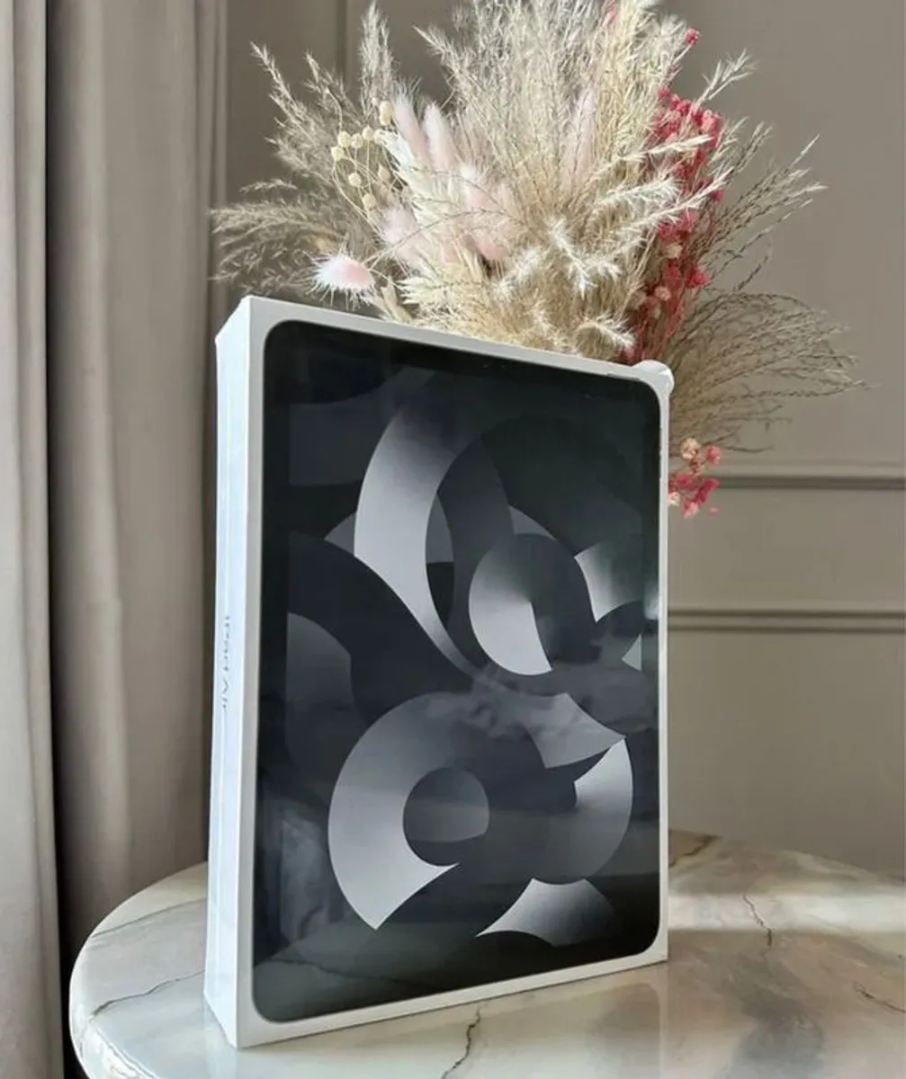 iPad Air 5th Gen WiFi + LTE 64GB Black iOS Tablet Brand NEW Sealed Box 1 Year Apple Warranty