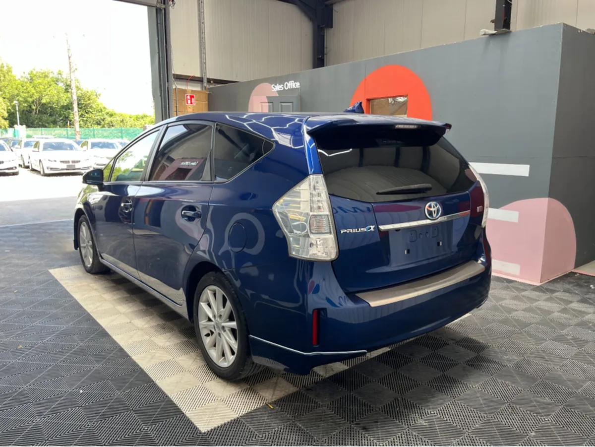 Toyota Prius PRIUS 7 SEATER AUTOMATIC 1.8 HYBRID / - Image 4