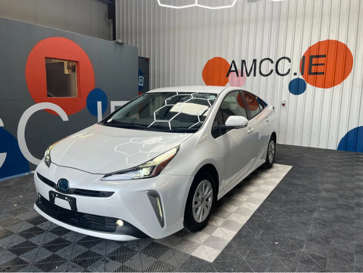 Toyota Prius 1.8 HYBRID / 89k KMs / REVERSE CAMERA - Image 2