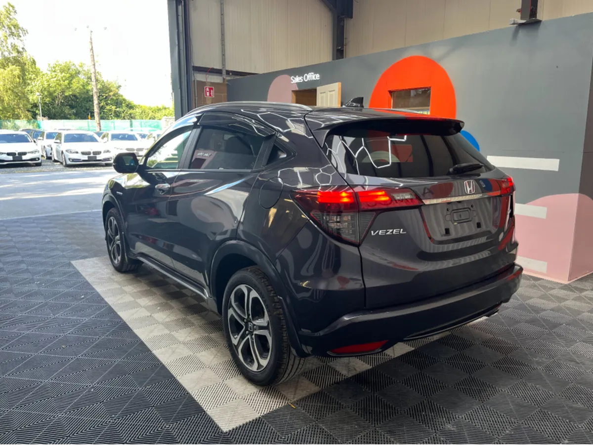 Honda Vezel 1.5 HYBRID / 51k KMs / REVERSE CAMERA - Image 4