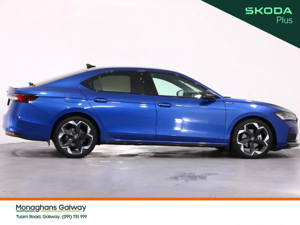 Skoda Superb SPORT 2.0 TDI 150HP DSG with BLACK PA - Image 3