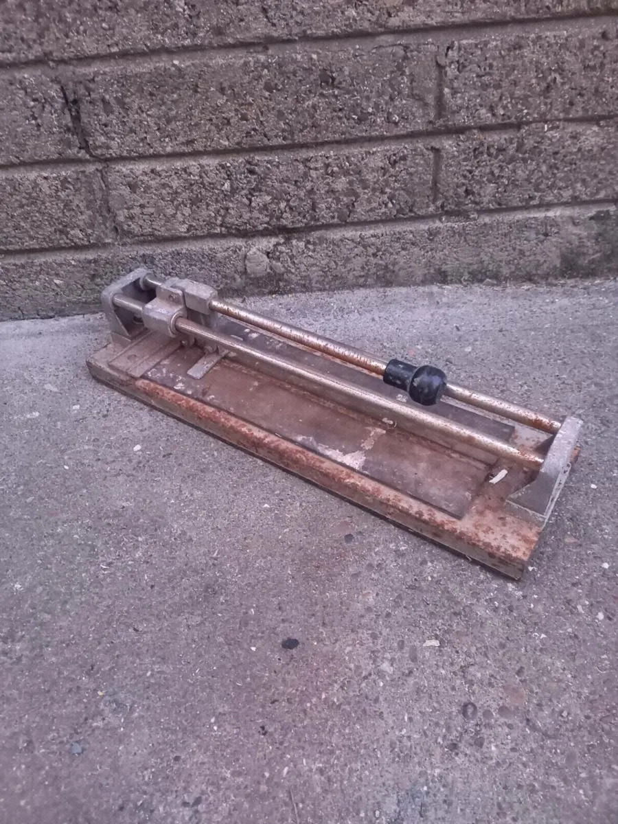 Tile Cutter - Image 1
