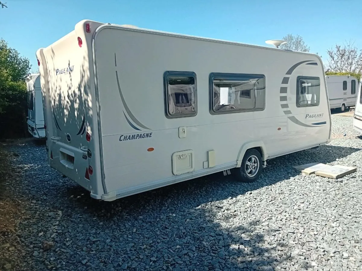 Bailey pageant  with full awning and motor movers - Image 2