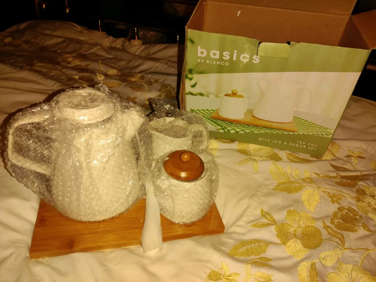 MORNING TEA/COFFEE , REAL Oak Tray Creamer Set ! - Image 3