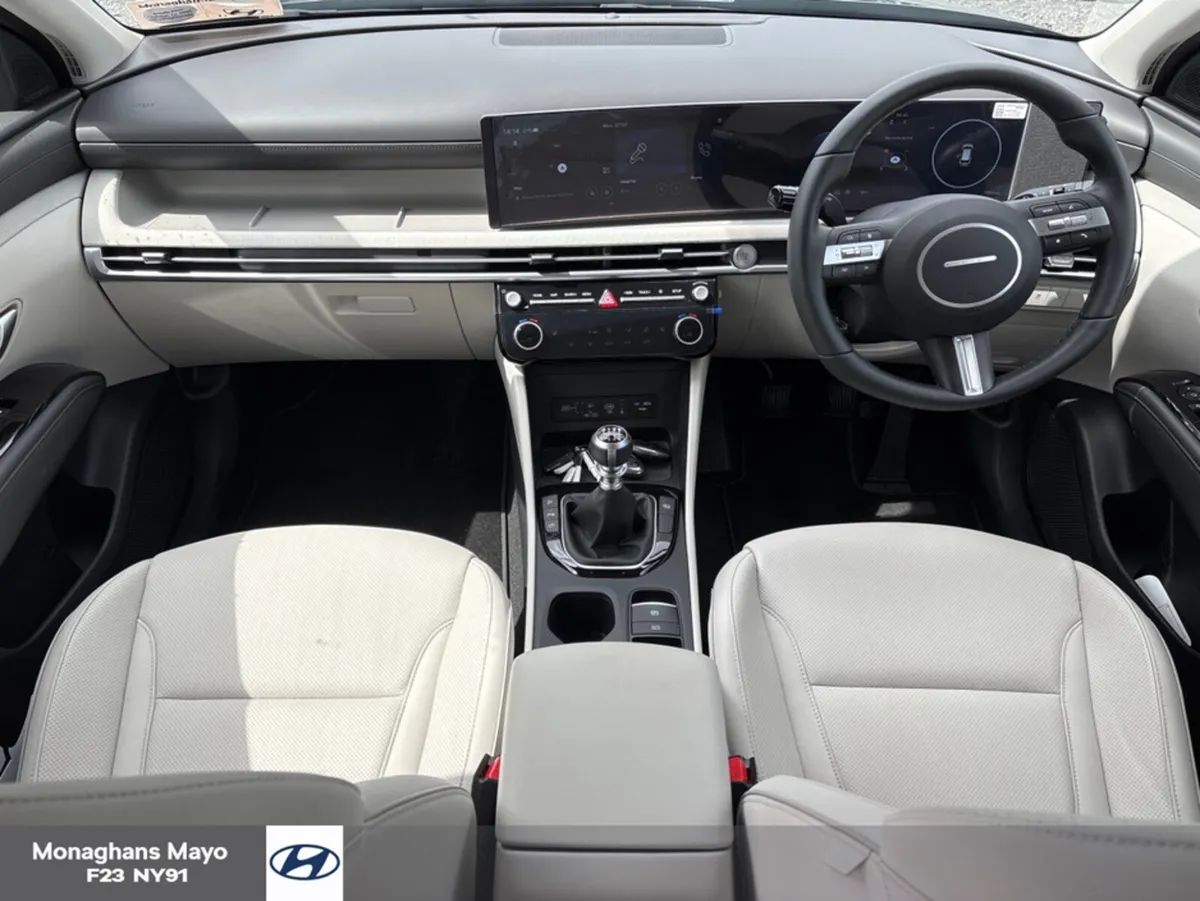 Hyundai Tucson EXECUTIVE PLUS 1.6 DIESEL 5DR - Image 2