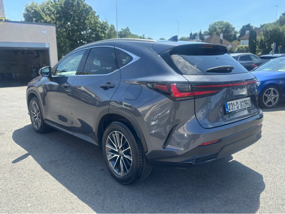 Lexus NX 450H+ PREMIUM PACK 4WD - Image 3
