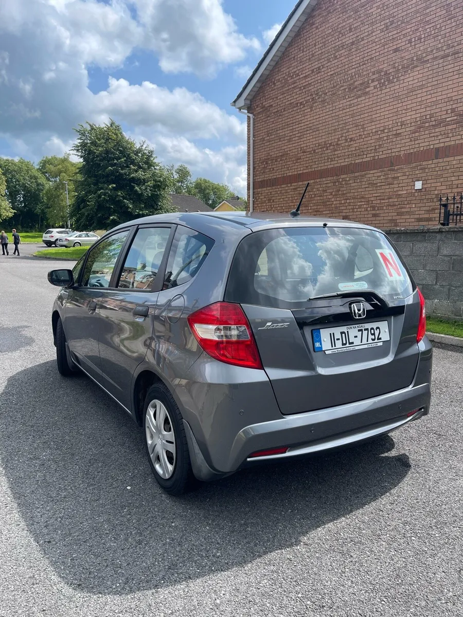 Honda jazz 1.2 I-VTEC S 5DR (low mileage) - Image 2