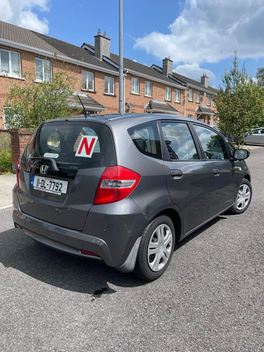 Honda jazz 1.2 I-VTEC S 5DR (low mileage) - Image 3