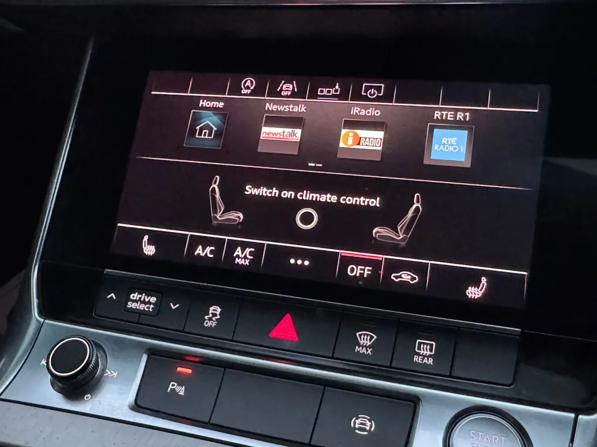 Audi A6 2019 sline - Image 3