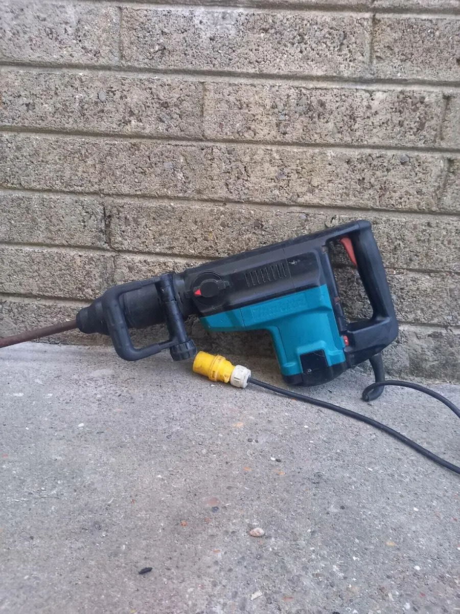 Makita SDS Max Hammer Drill - Image 1