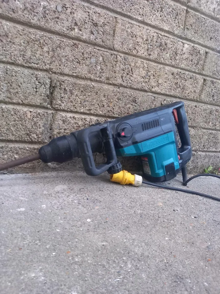 Makita SDS Max Hammer Drill - Image 2
