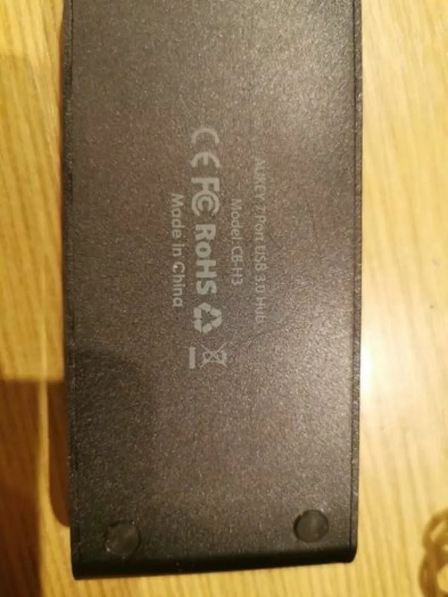 USB 3 Hub 7 Ports 30 Watts 2.4A charging 5Gbps Sup - Image 3