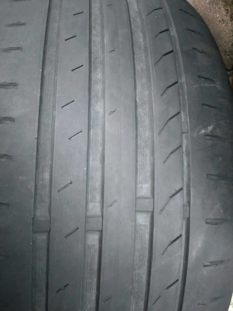 Tyres 245 45 R18 - Image 1