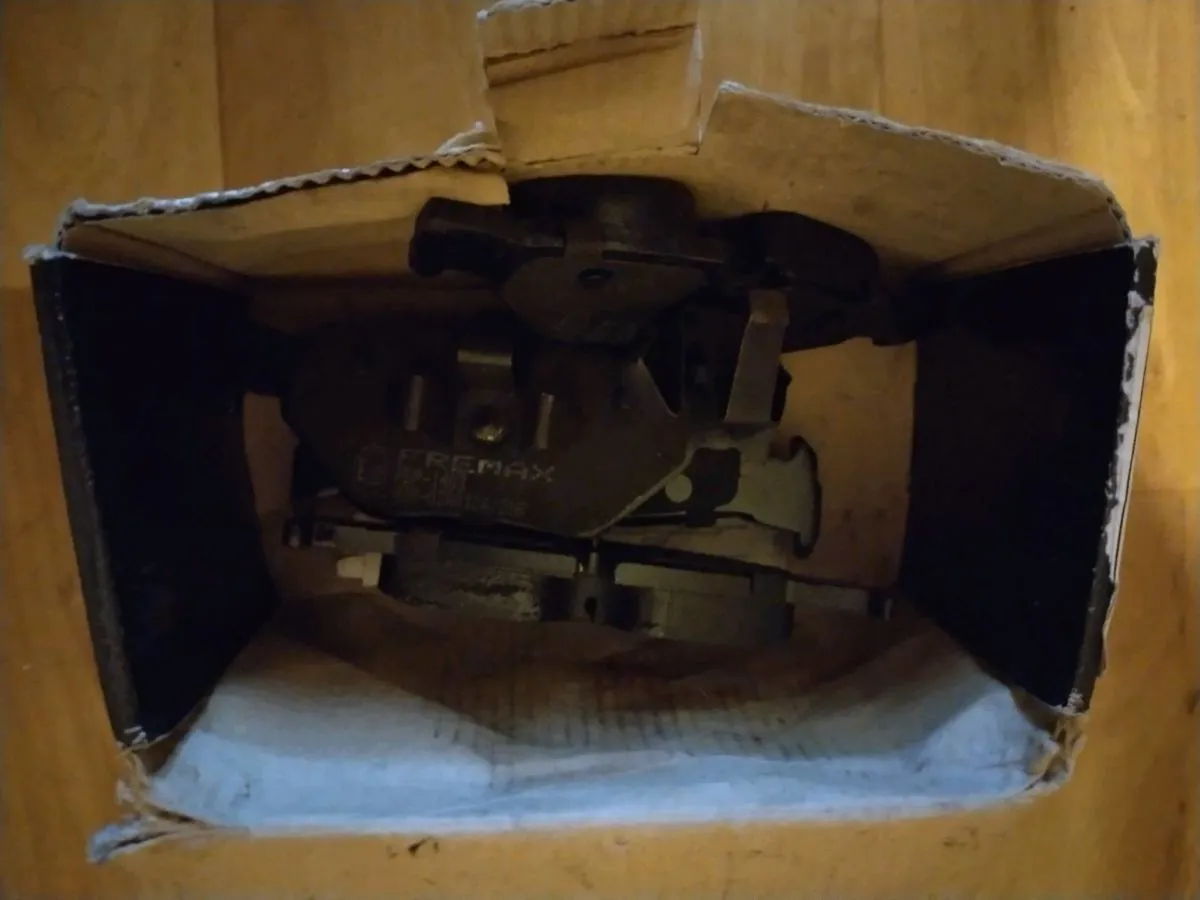 BMW E90 Brake Pads- Front and Rear - Image 4