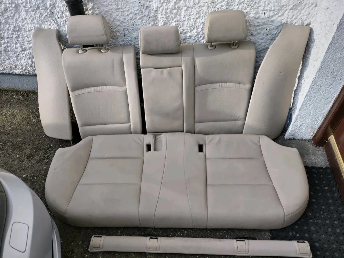 BMW 5 Series F10 Saloon Rear Folding Seats - Image 1