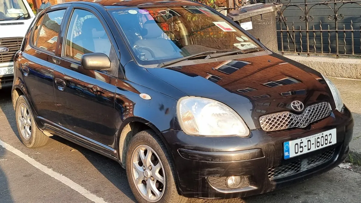Toyota Yaris 2005 for sale, cheap to run, perfect - Image 1