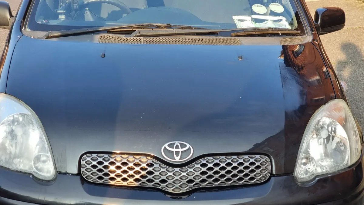 Toyota Yaris 2005 for sale, cheap to run, perfect - Image 4