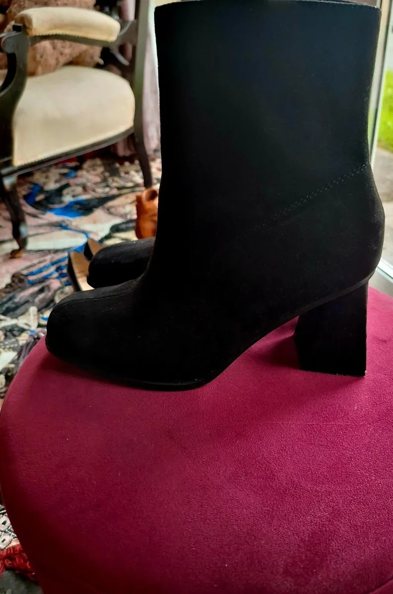 Beautiful new black suede boots - Image 1