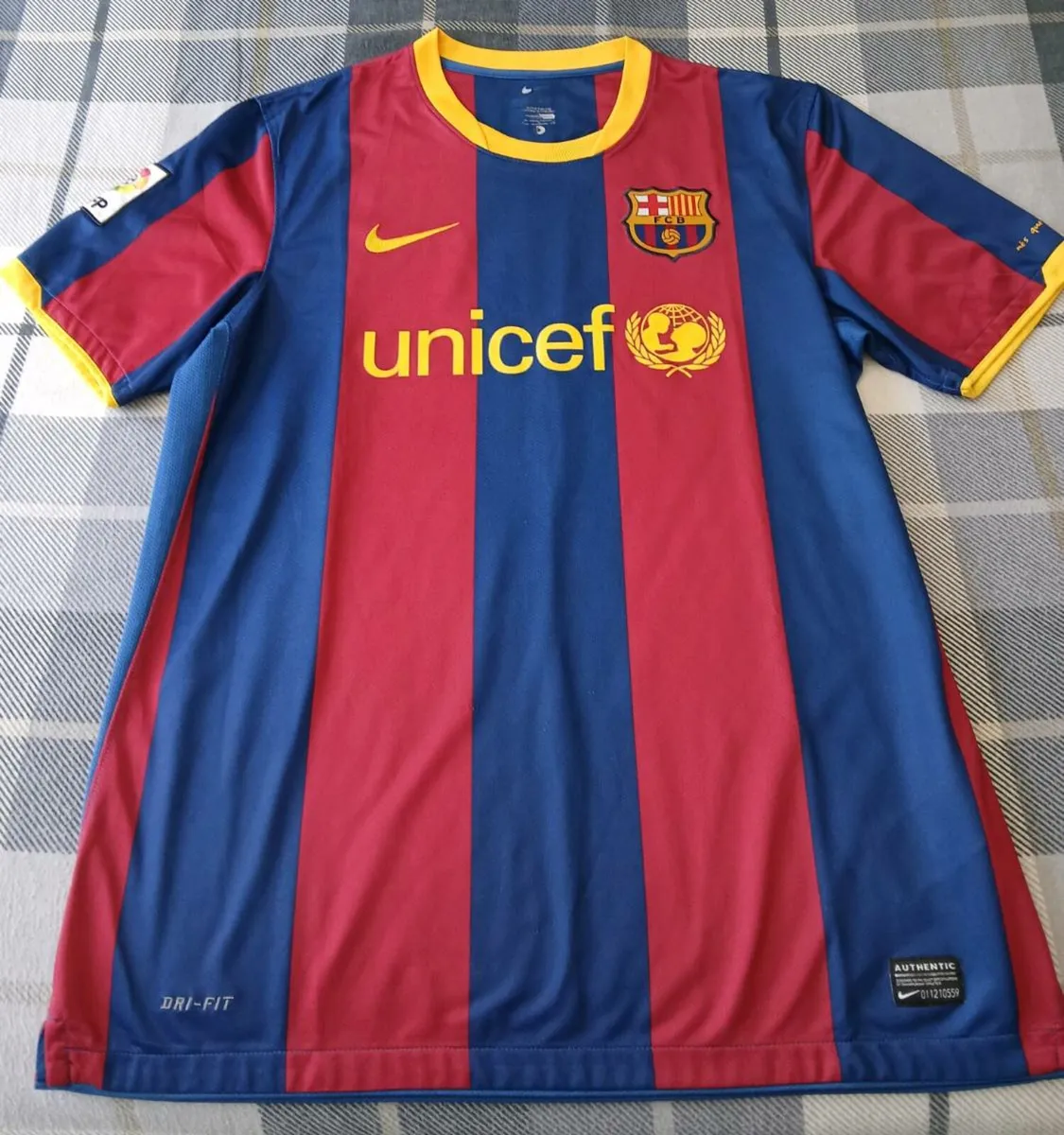 FC Barcelona 2010 2011 Authentic Home Jersey - Image 2